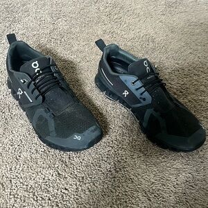 Women’s waterproof On Clouds size 10. Black